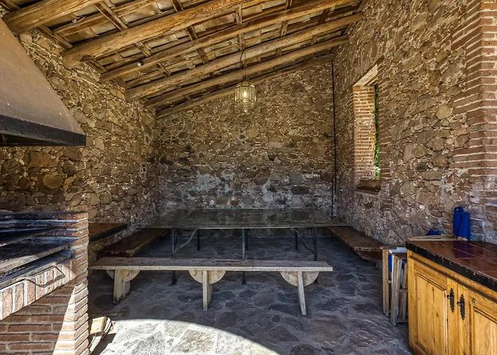 Riera De La Pineda Vila *